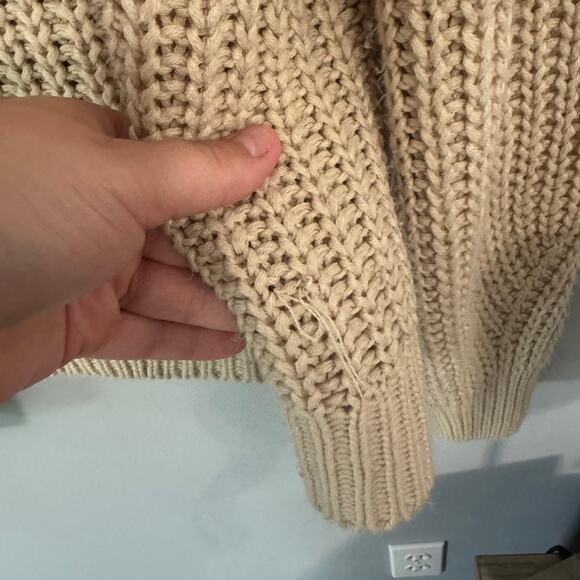 moon & madison Classic Cable Knit Turtleneck Sweater Women's Size Large Beige - Picture 10 of 10
